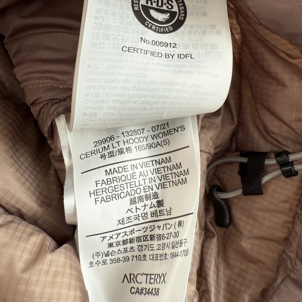 Arc’teryx Cerium LT Hoody in Desert Salt - Picture 3 of 3